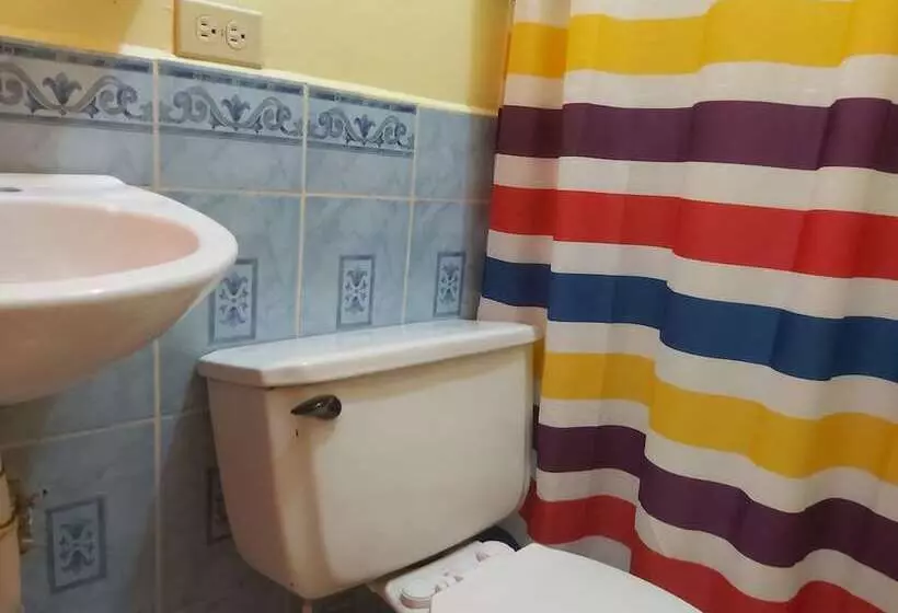 Mados Hotel Tamarindo