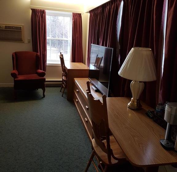 모텔 Covered Bridge Inn & Suites