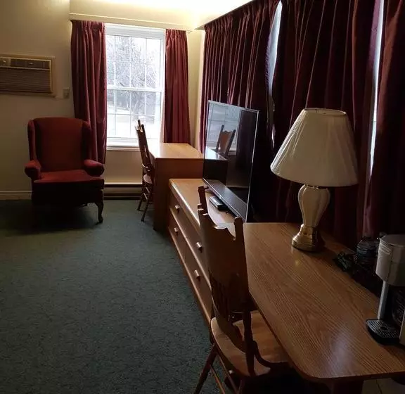 モーテル Covered Bridge Inn & Suites