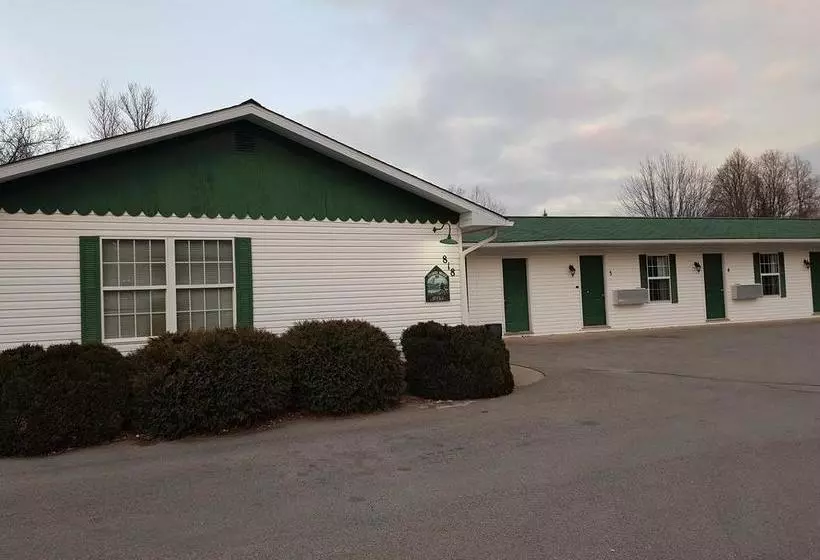 モーテル Covered Bridge Inn & Suites