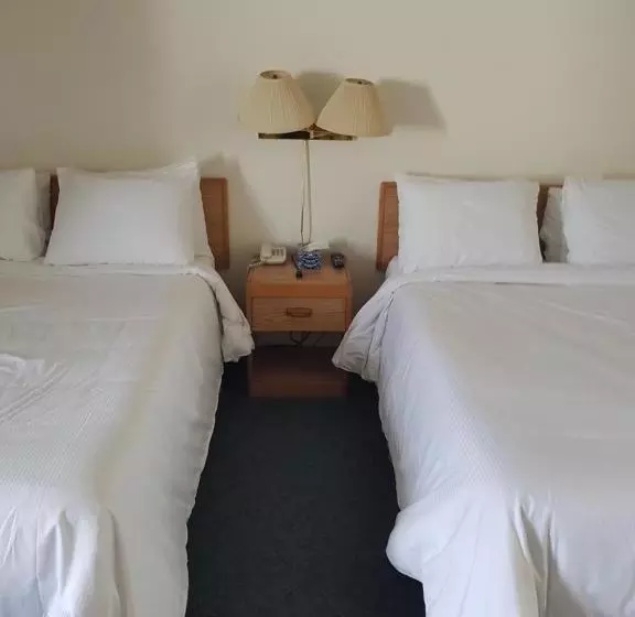 モーテル Covered Bridge Inn & Suites