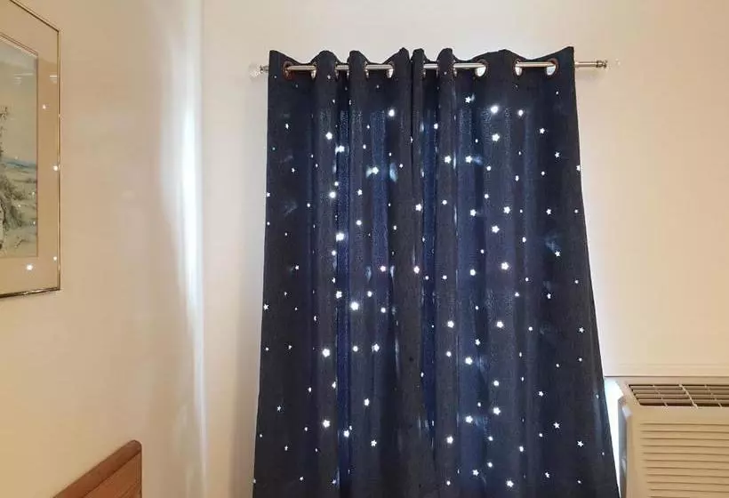 モーテル Covered Bridge Inn & Suites