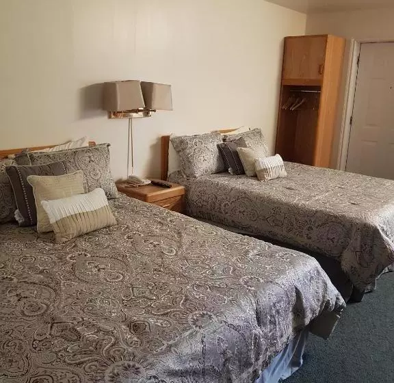 モーテル Covered Bridge Inn & Suites