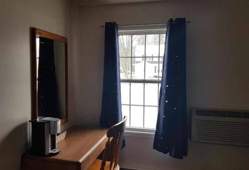 모텔 Covered Bridge Inn & Suites