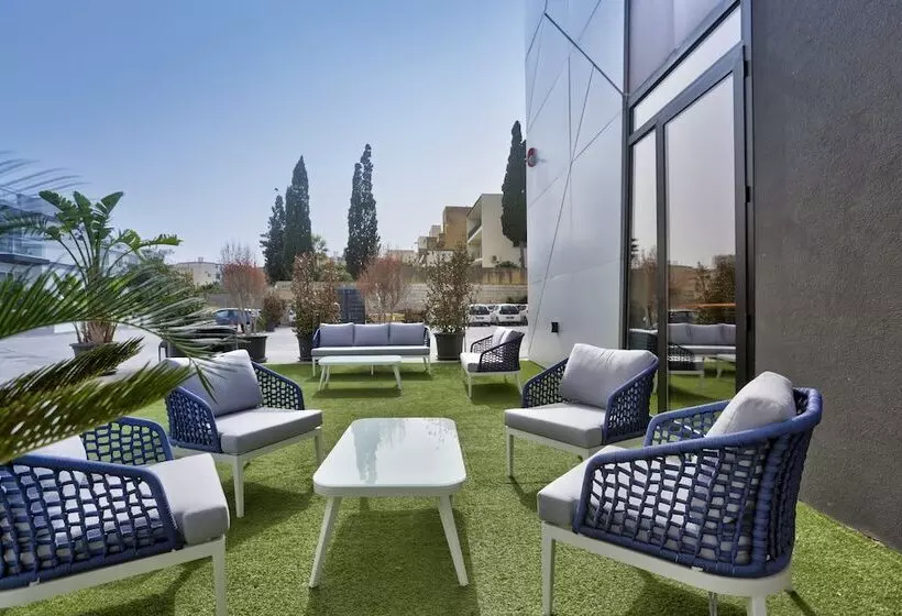 Urban Valley Resort & Spa