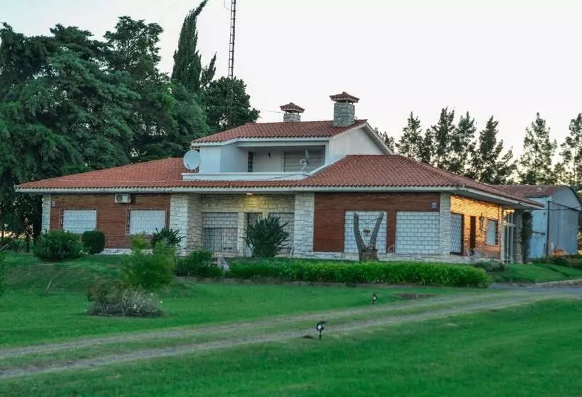 ユースホステル Posada De Campo San Cono