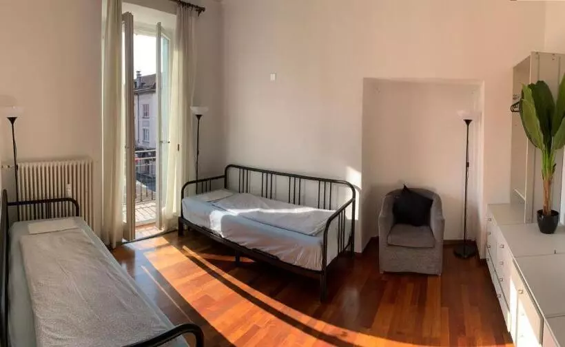 ベッドアンドブレックファースト Rooms Al Festival