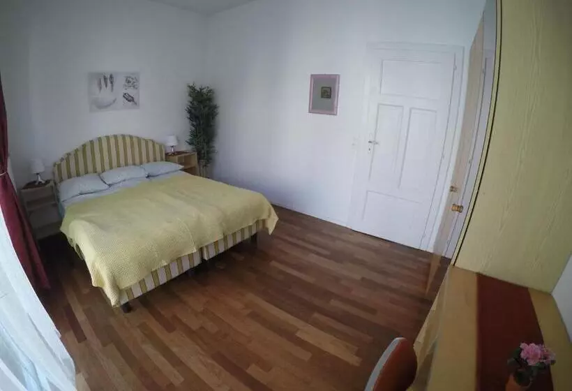 ベッドアンドブレックファースト Rooms Al Festival