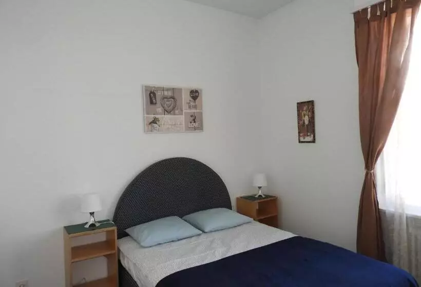 ベッドアンドブレックファースト Rooms Al Festival