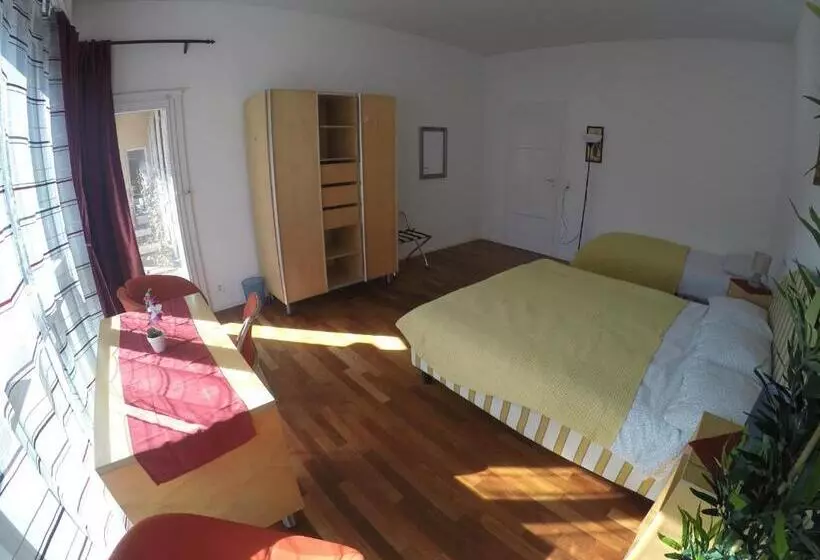 ベッドアンドブレックファースト Rooms Al Festival