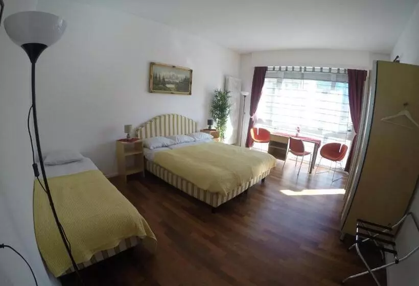 ベッドアンドブレックファースト Rooms Al Festival