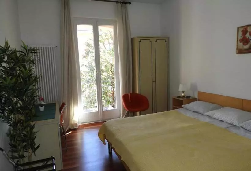 ベッドアンドブレックファースト Rooms Al Festival