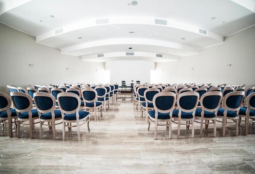 Отель Family Center