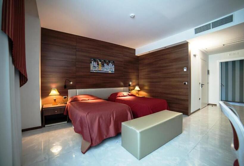 Отель Family Center