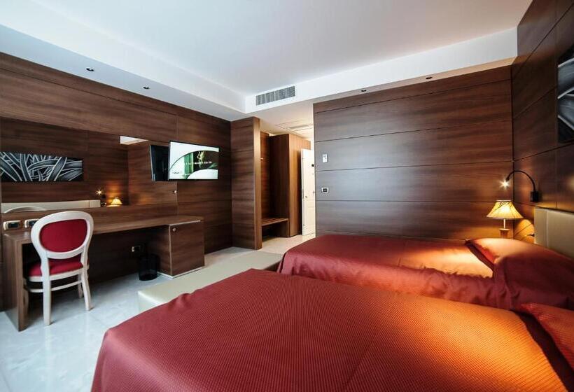 Отель Family Center