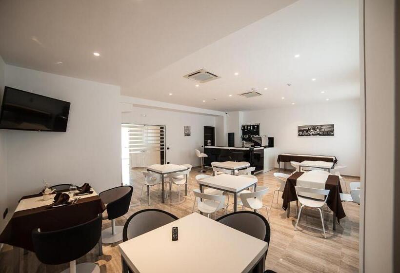 Отель Family Center