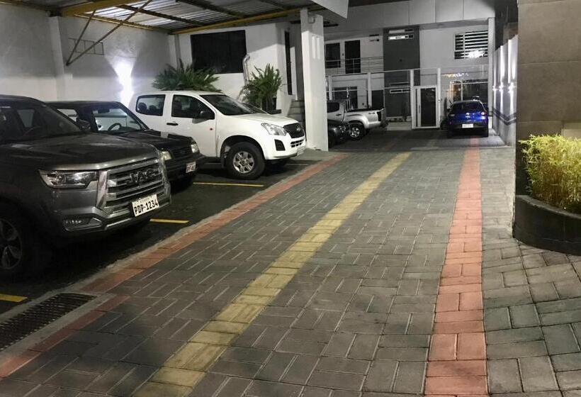 ホテル Floresta Inn