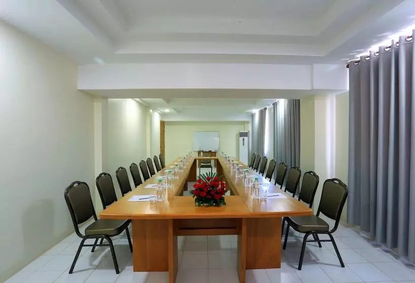 هتل Glorious Monywa