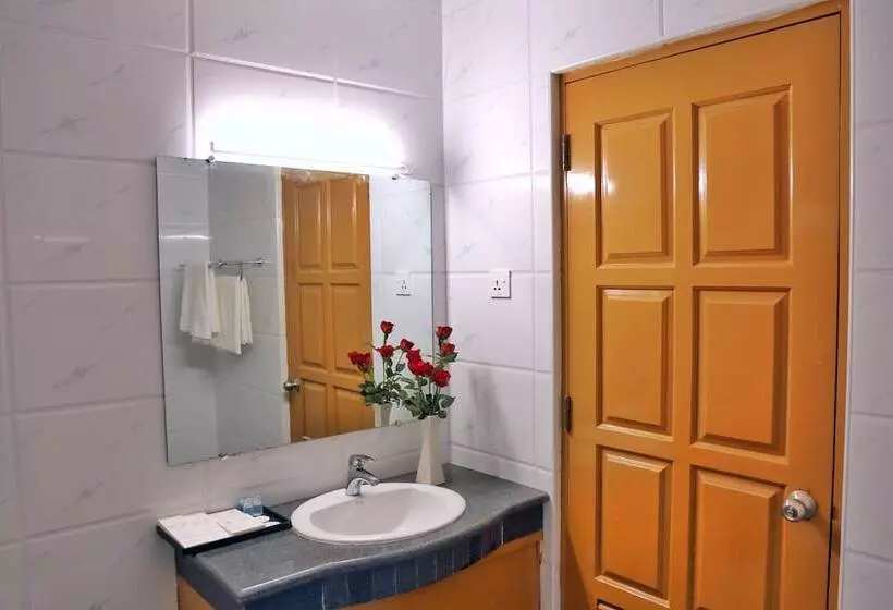 هتل Glorious Monywa