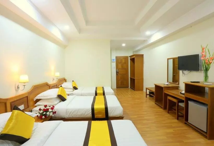 هتل Glorious Monywa