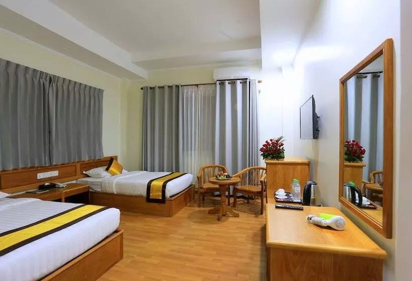 هتل Glorious Monywa