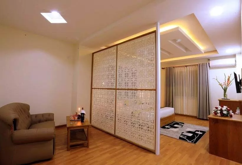 هتل Glorious Monywa