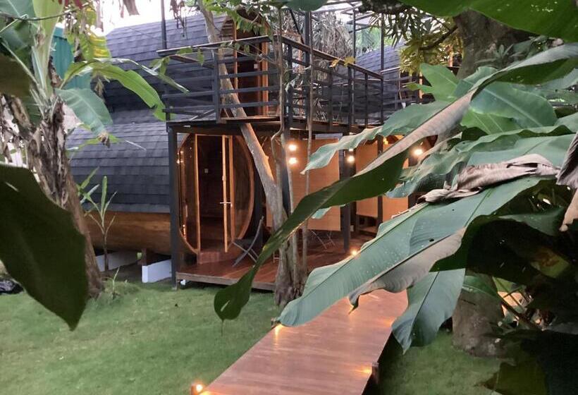 هتل Secret Garden