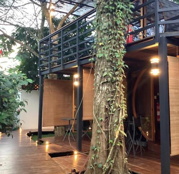 هتل Secret Garden