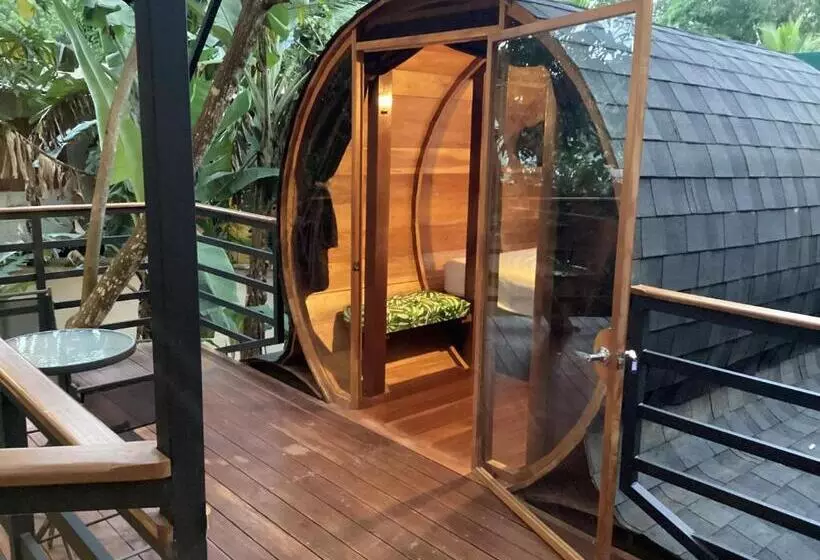 Hotelli Secret Garden