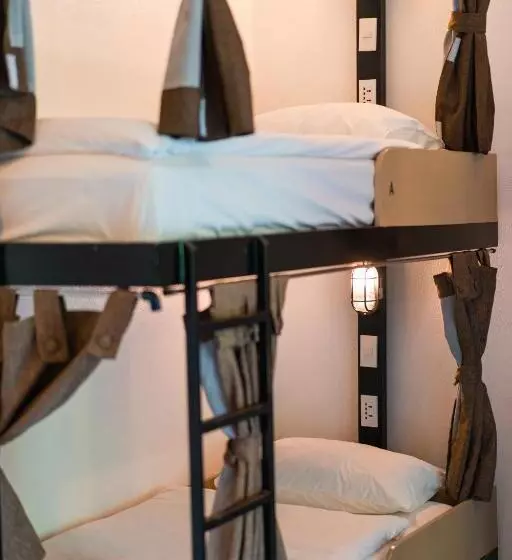 Hop Hostel