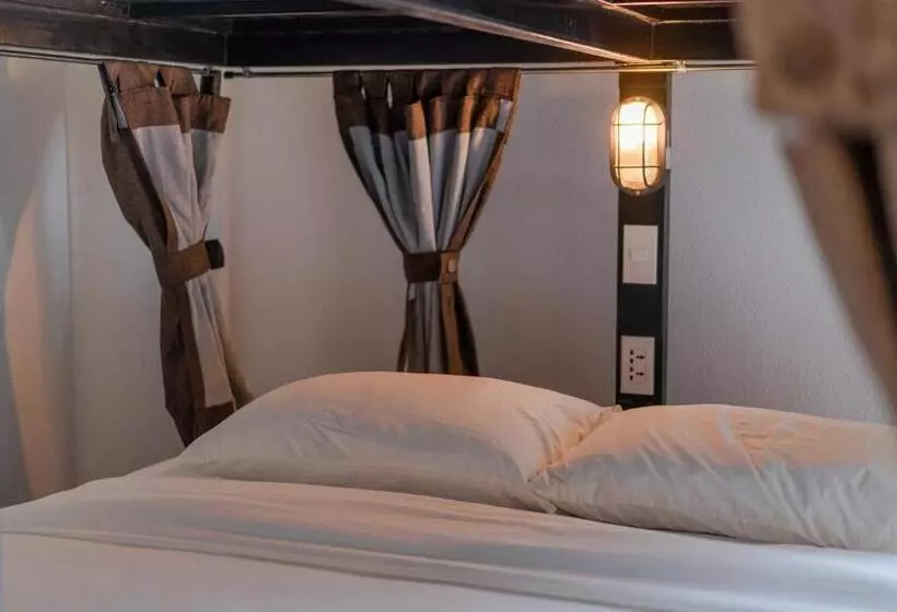 Hop Hostel