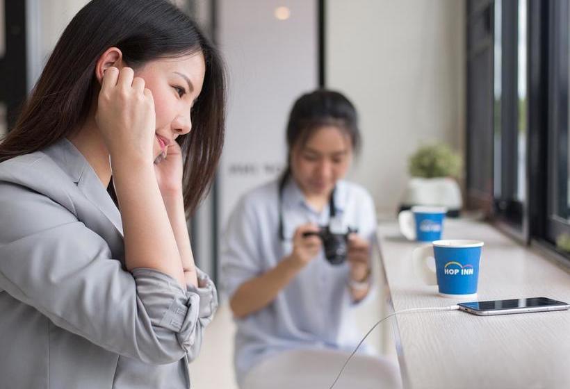 Отель Hop Inn Surin