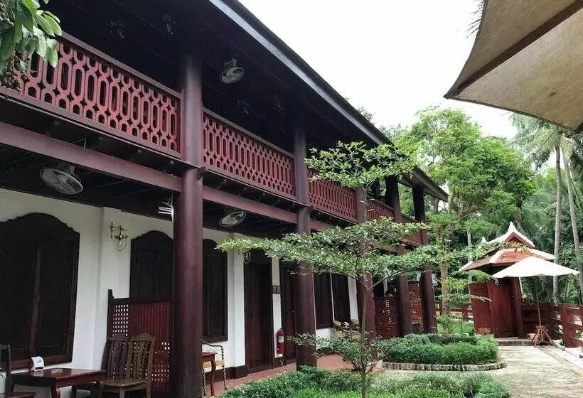 هتل Luang Prabang Villa Sirikili River View