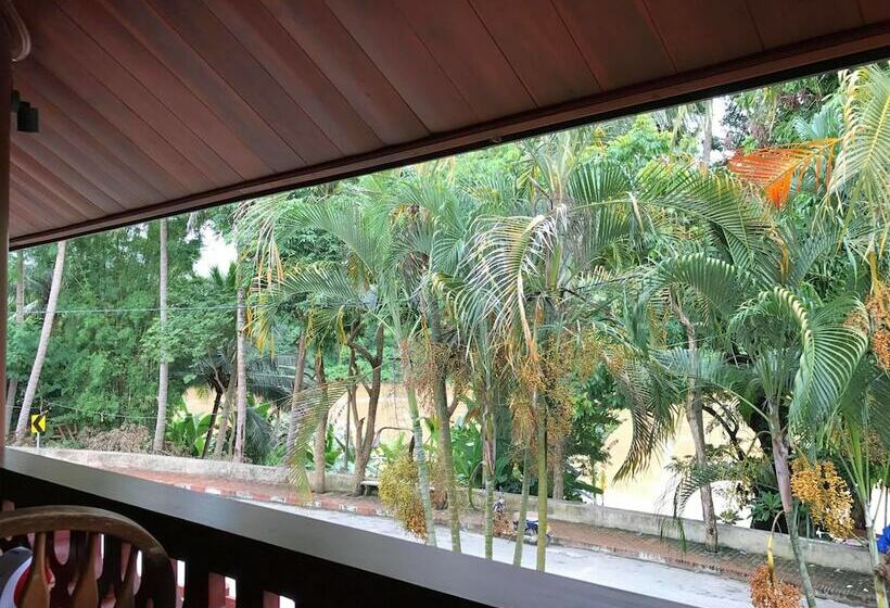 בית מלון כפרי Luang Prabang Villa Sirikili River View