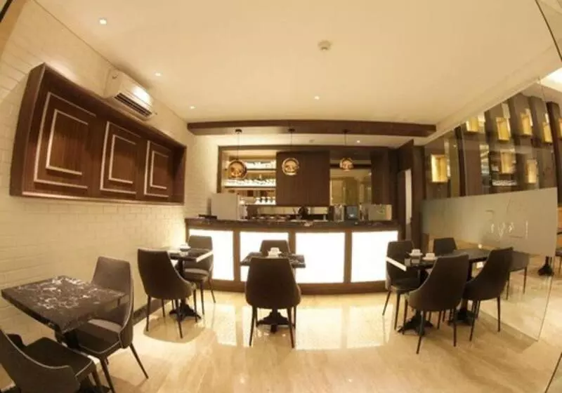 هتل Pyramid Suites