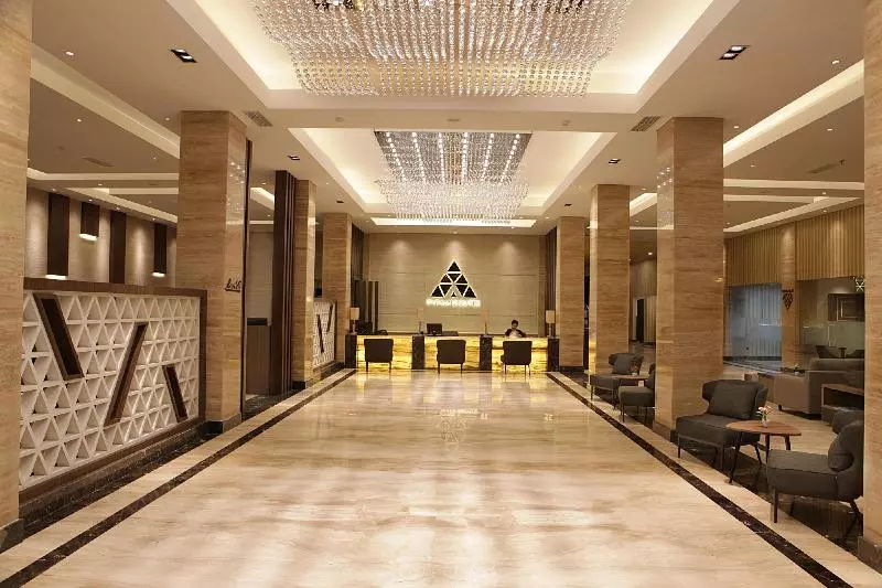 هتل Pyramid Suites