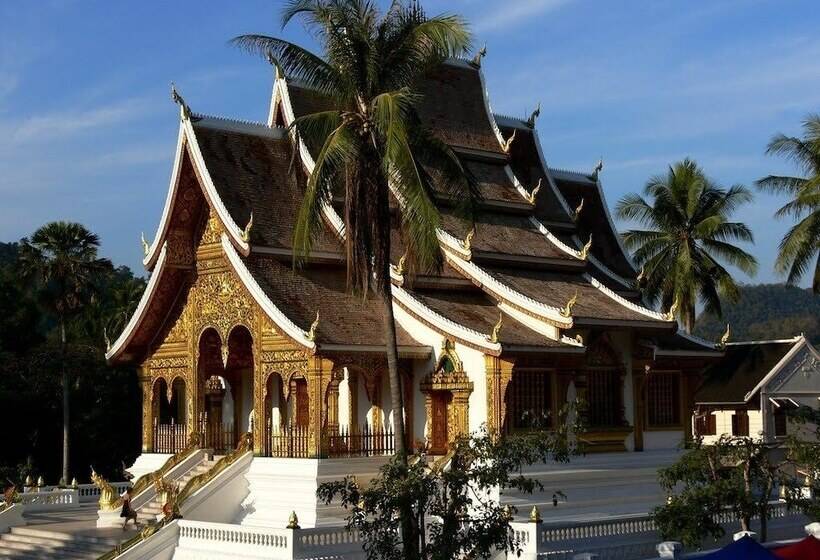 בית מלון כפרי Luang Prabang Villa Sirikili River View