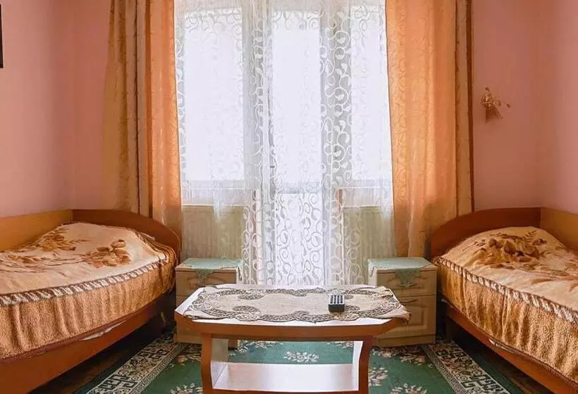 هتل Villa Yaryna