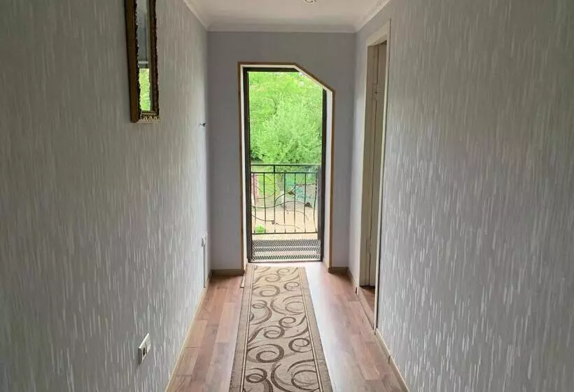 هتل Villa Yaryna