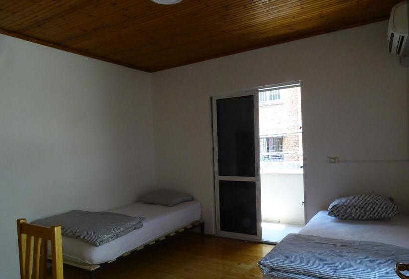Buff Hostel Tirana