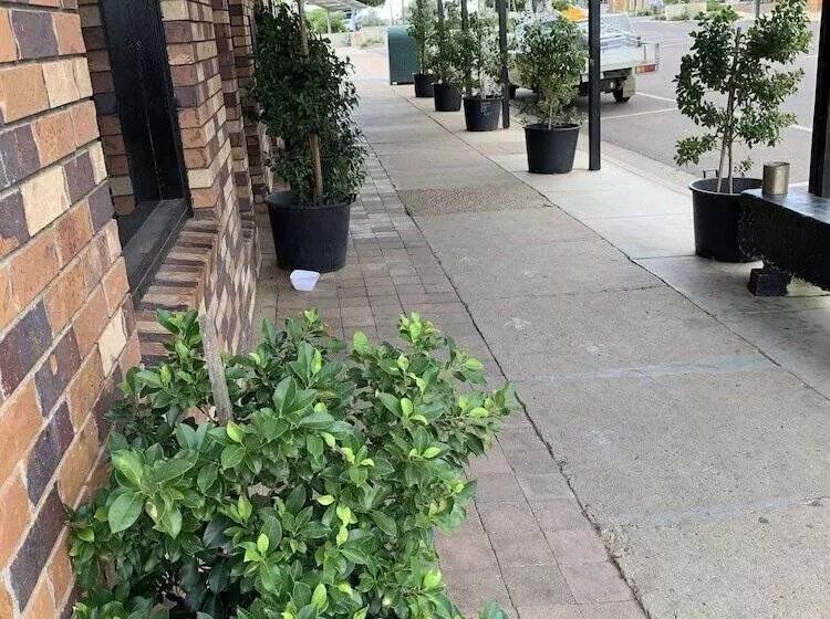 Longreach Most Central Motel