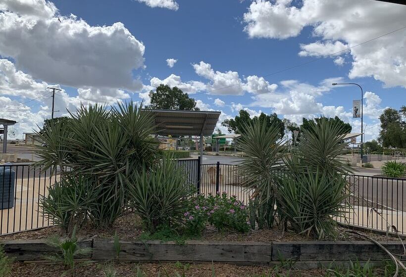Longreach Most Central Motel