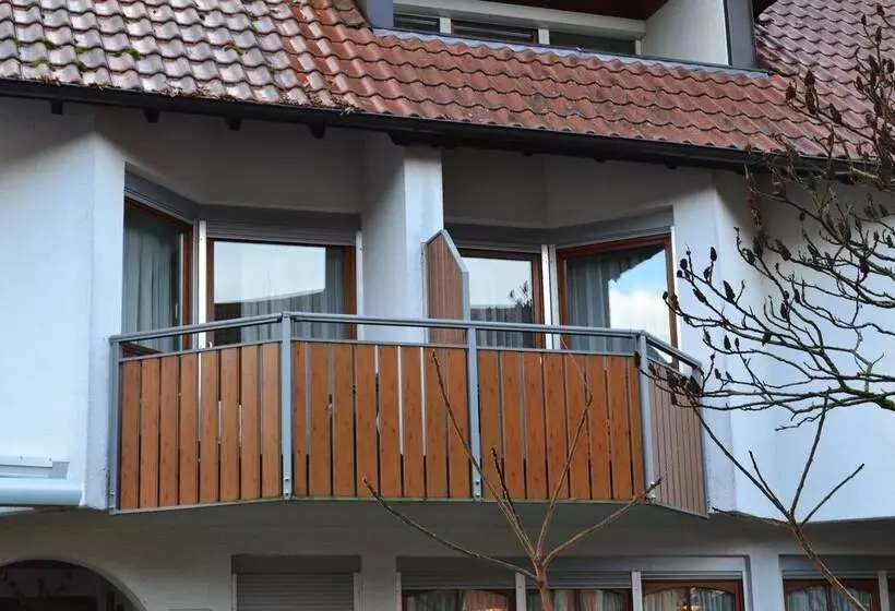 Hotelli Gaestehaus Tagescafe Eckenfels