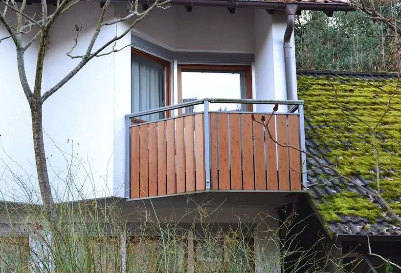 Hotelli Gaestehaus Tagescafe Eckenfels