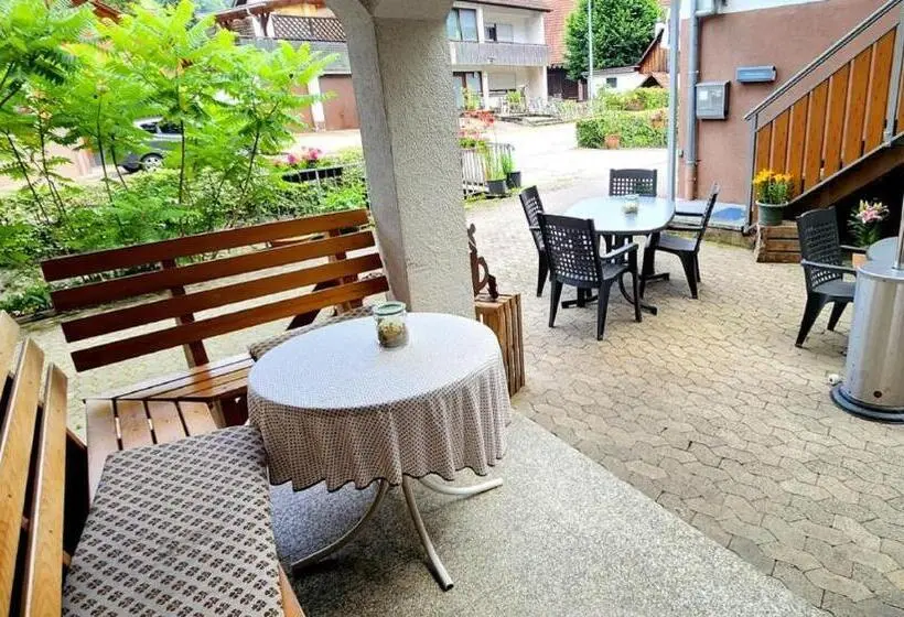 ホテル Gaestehaus Tagescafe Eckenfels