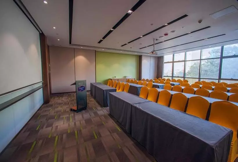 Hotelli Hampton By Hilton Qingyuan Qingxin District