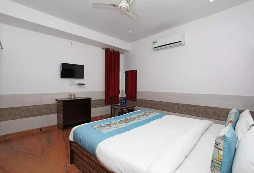 هتل Anand Guest House