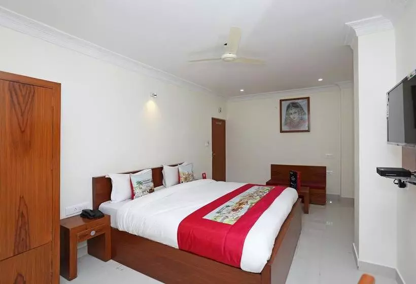 هتل Anand Guest House
