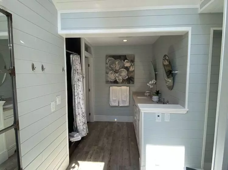 Kelowna Bed And Breakfast