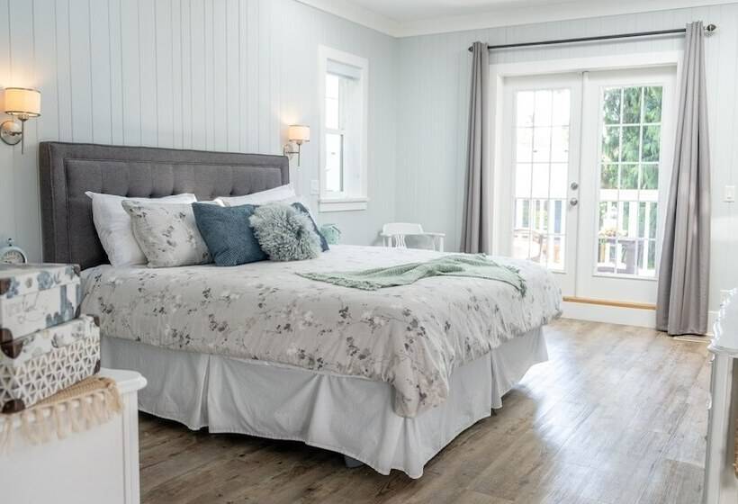 Kelowna Bed And Breakfast